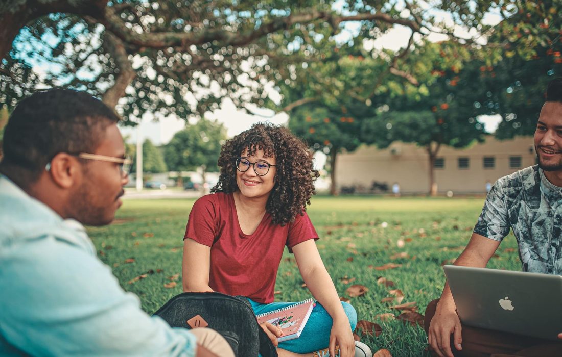 naassomz1-people-6027028_1920 (1)